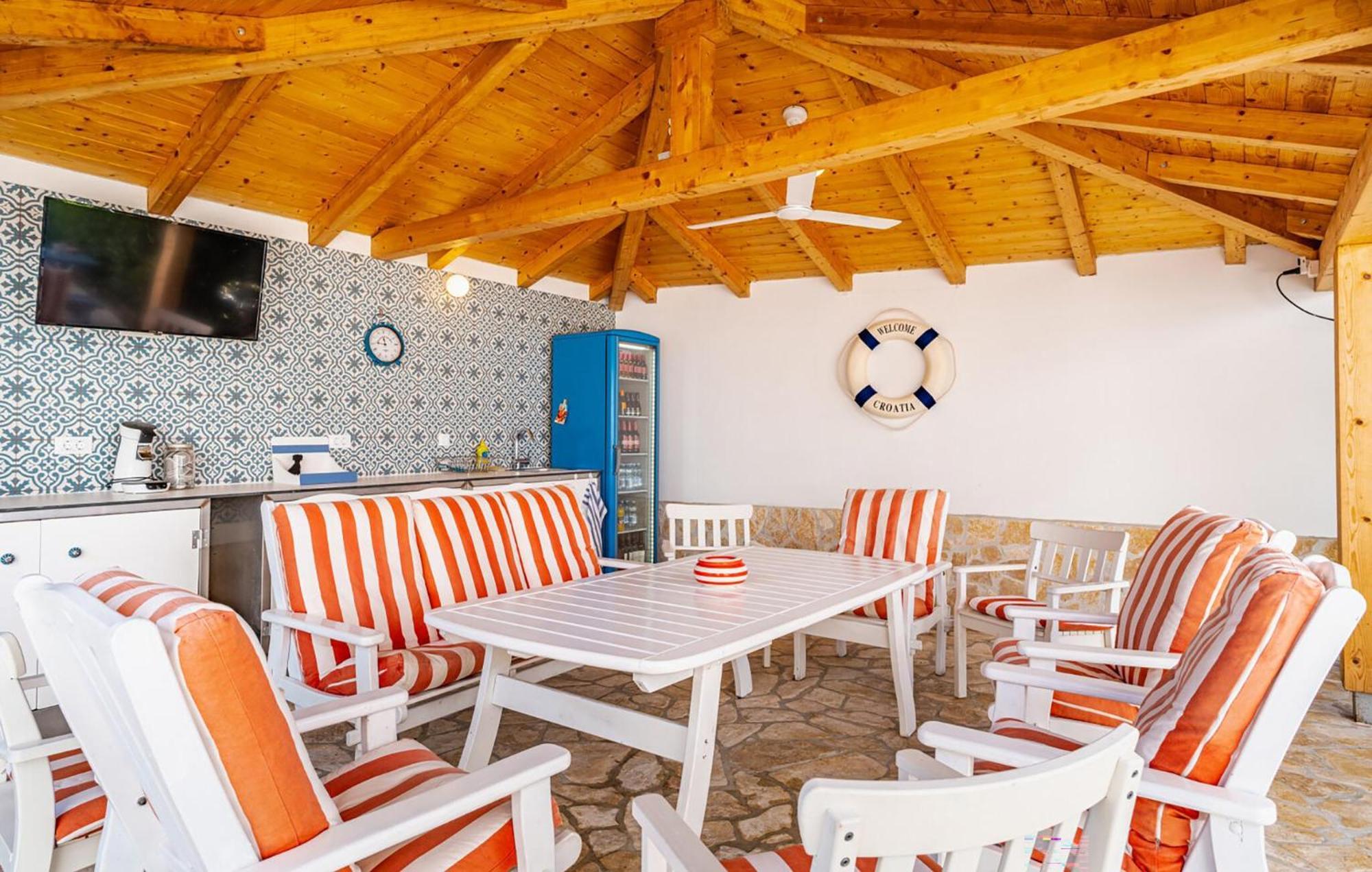 Apartma Stunning In With Wifi Pula